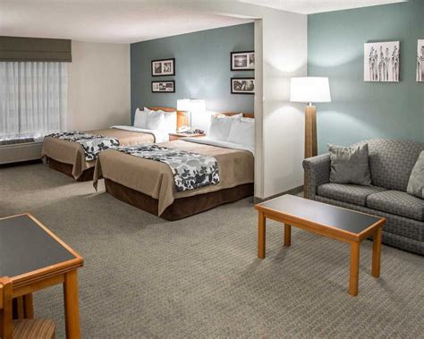 Cozy Hotel Suites in Quad Cities .